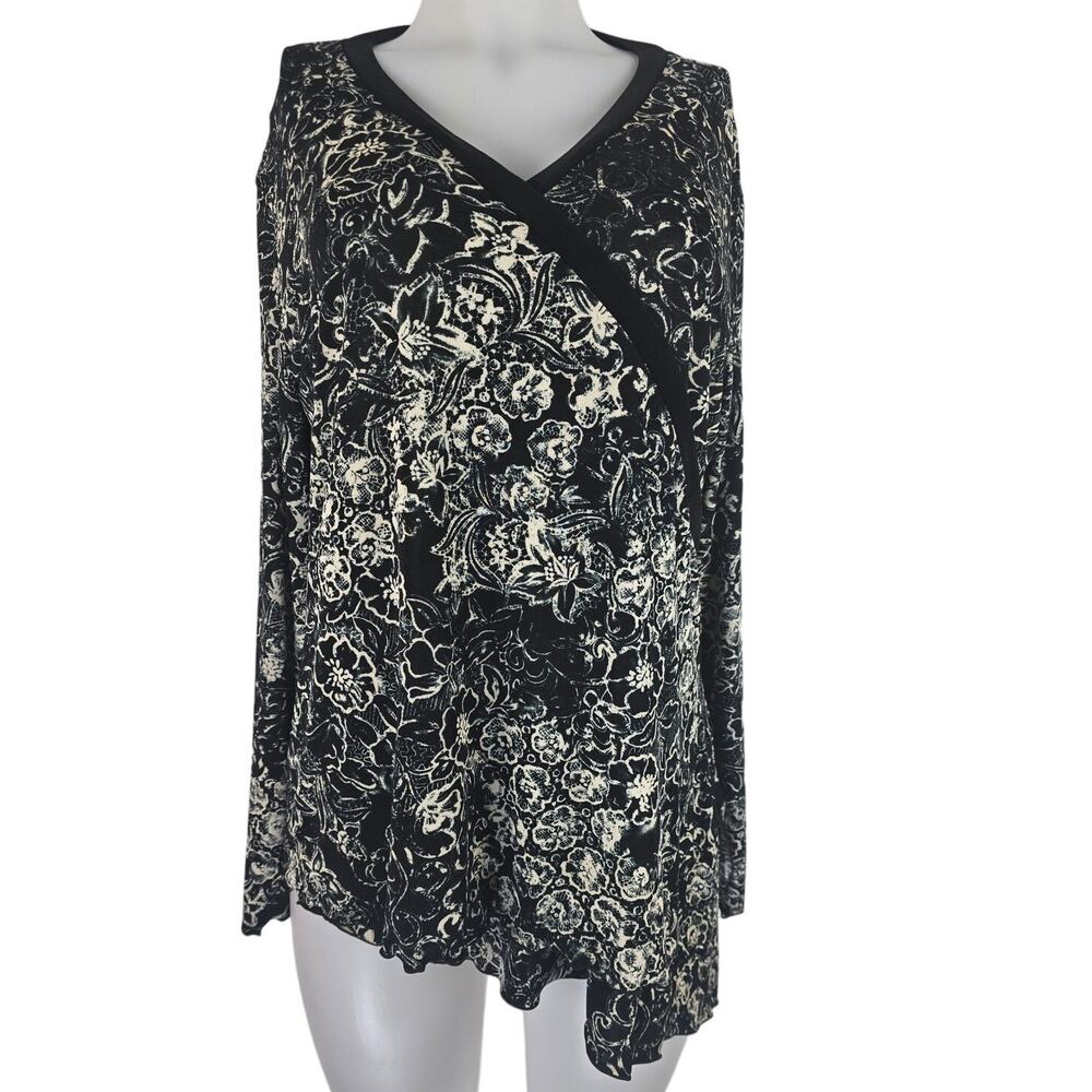 Chico's Traveler's Black Cream Design Business Work Wear Blouse 3 - L